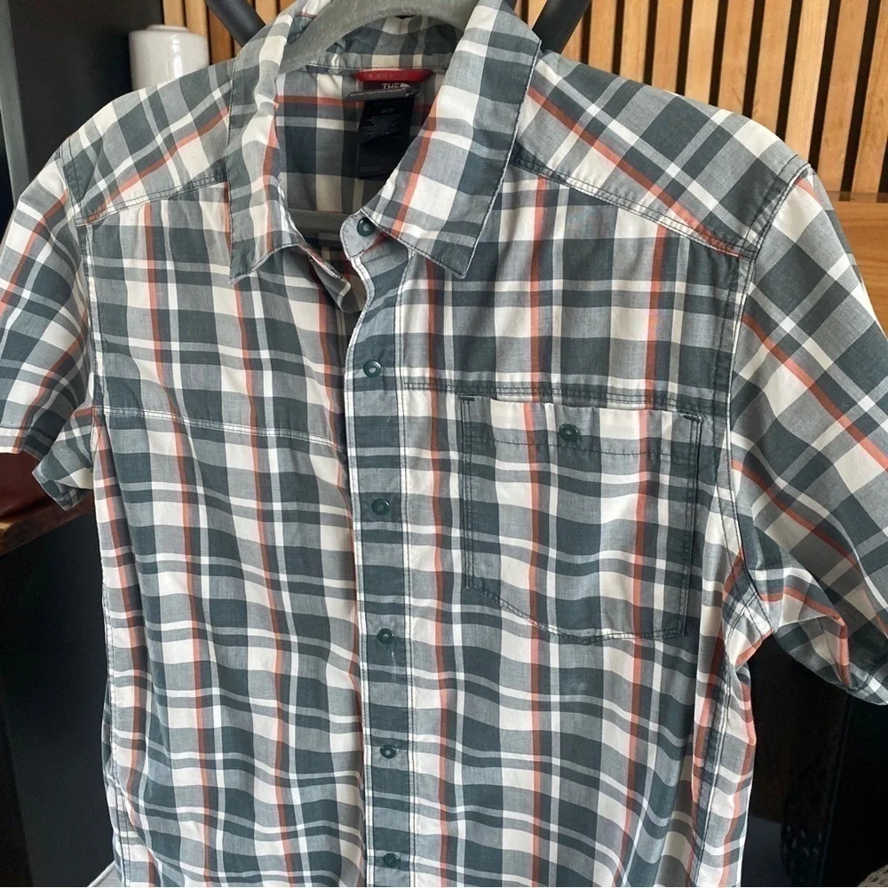 The North Face Men’s Plaid Tee
